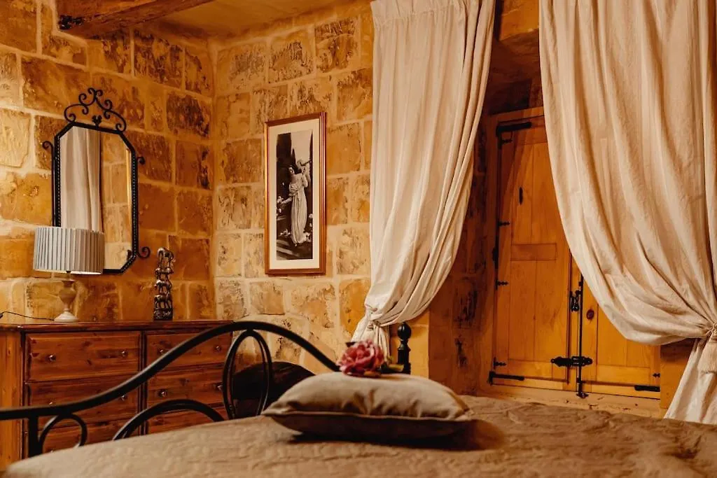 Apartment Enchanting 2Bdr Townhouse In Valletta Centre!