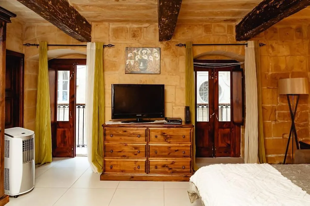 Enchanting 2Bdr Townhouse In Valletta Centre! Apartment