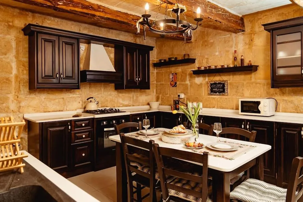 Enchanting 2Bdr Townhouse In Valletta Centre!