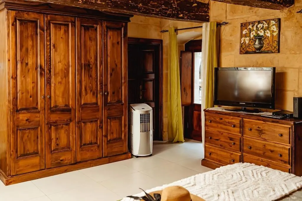 Enchanting 2Bdr Townhouse In Valletta Centre!